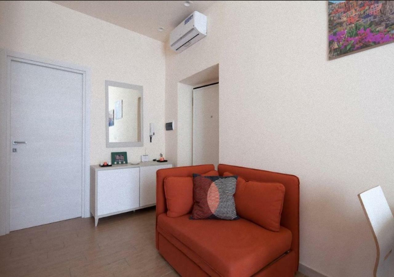 Glad Apartment Специя Екстериор снимка
