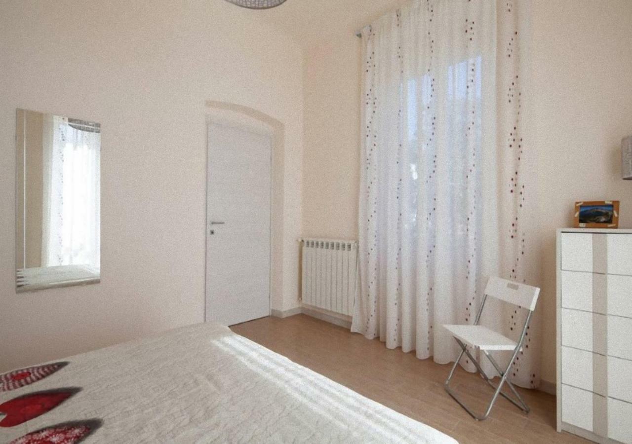 Glad Apartment Специя Екстериор снимка