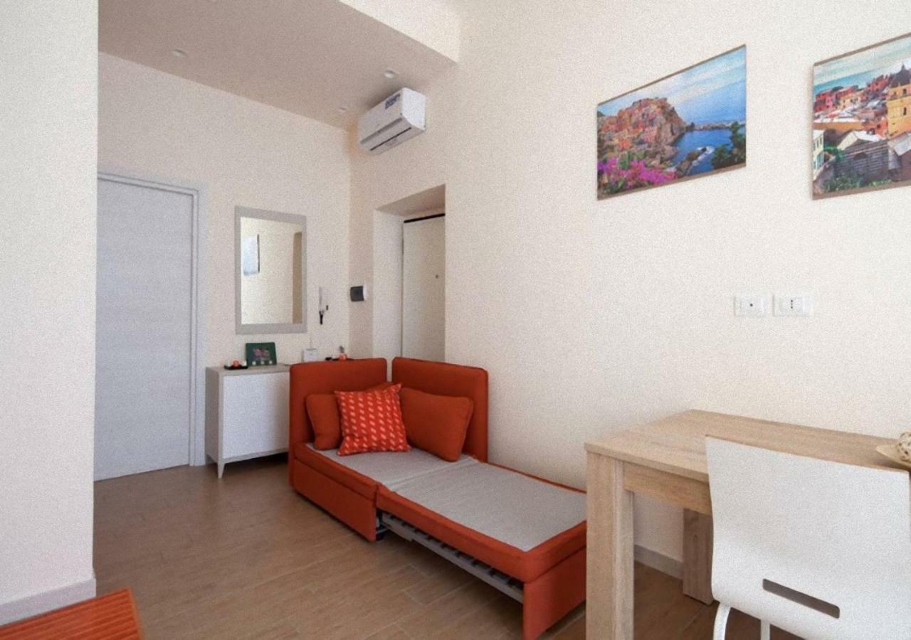 Glad Apartment Специя Екстериор снимка